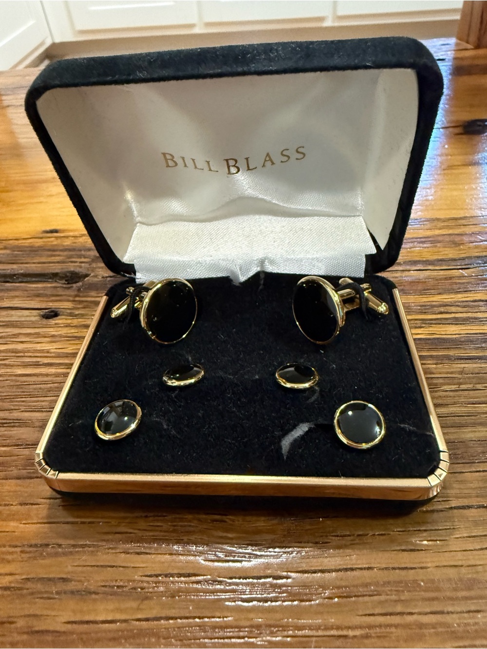 bill blass Black and Gold Round Cufflinks with Matching Studs